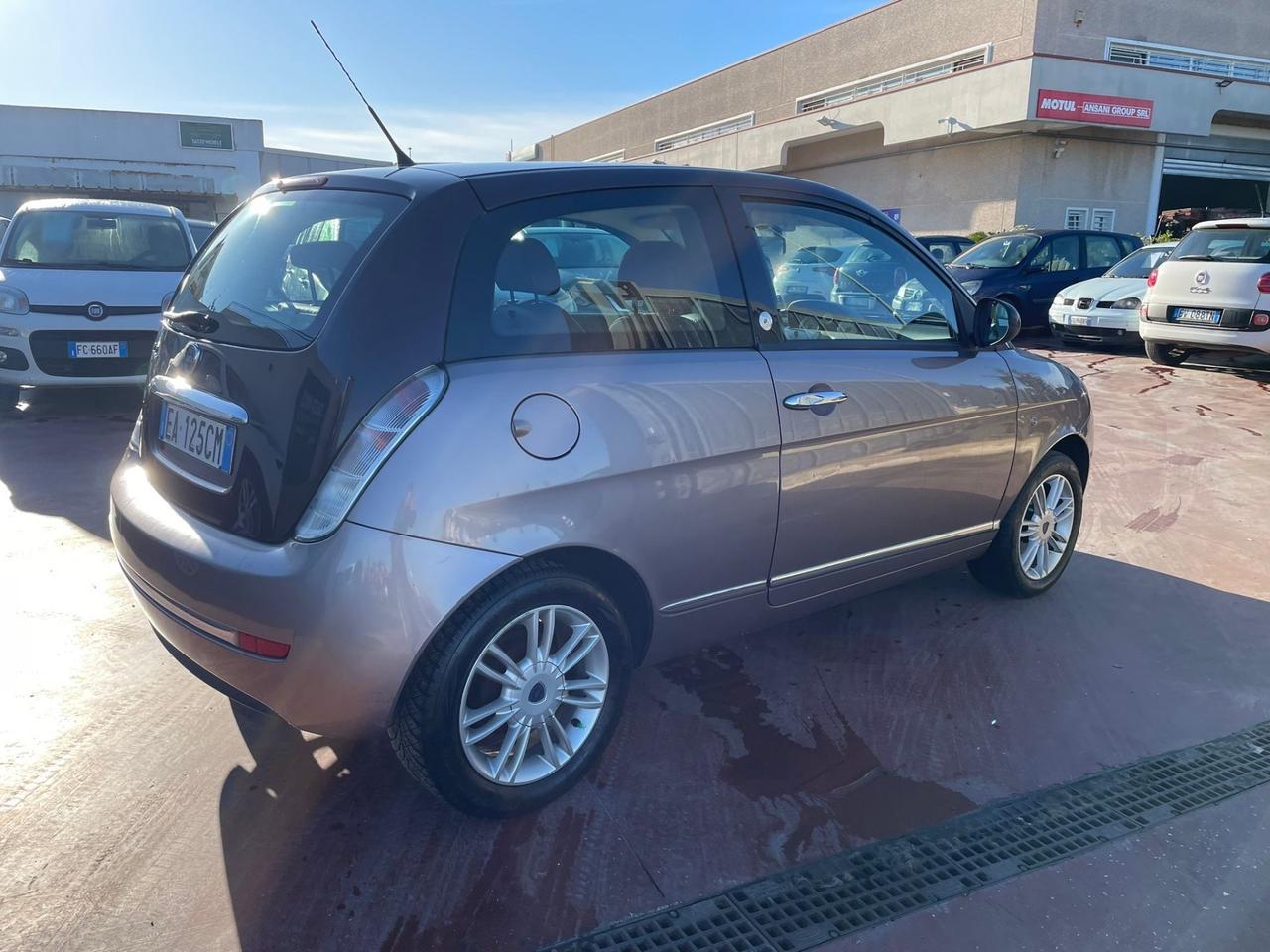 Lancia Ypsilon 1.4 Platino Ecochic GPL