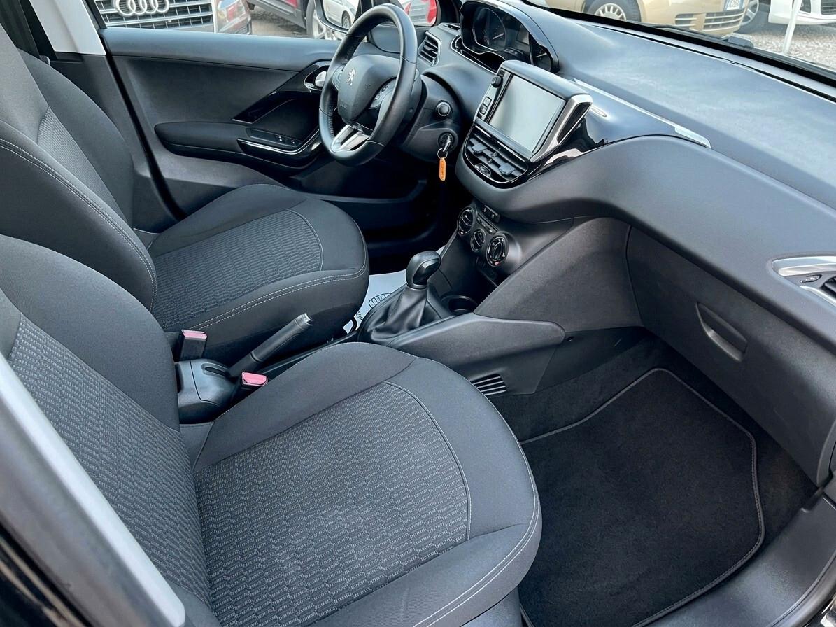 Peugeot 208 BlueHDi 75 5 porte Black Line