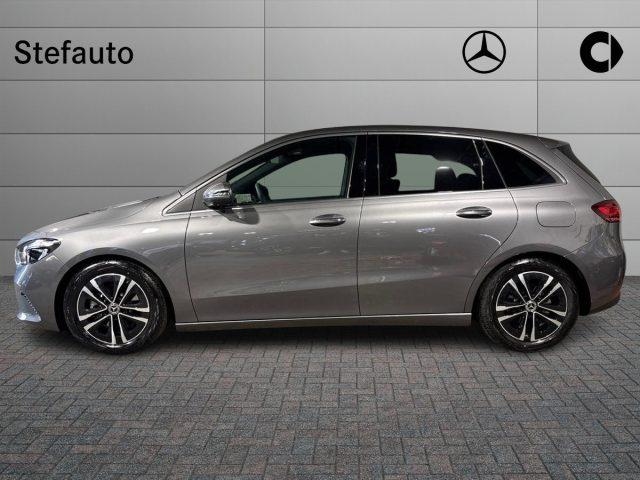 MERCEDES-BENZ B 180 d Automatic Street Edition