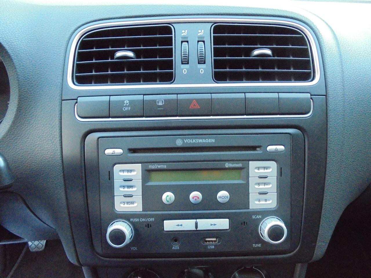 VOLKSWAGEN POLO 1.2 70CV COMFORTLINE 5P UNIPROPRIETARIO NEOPATENTATI