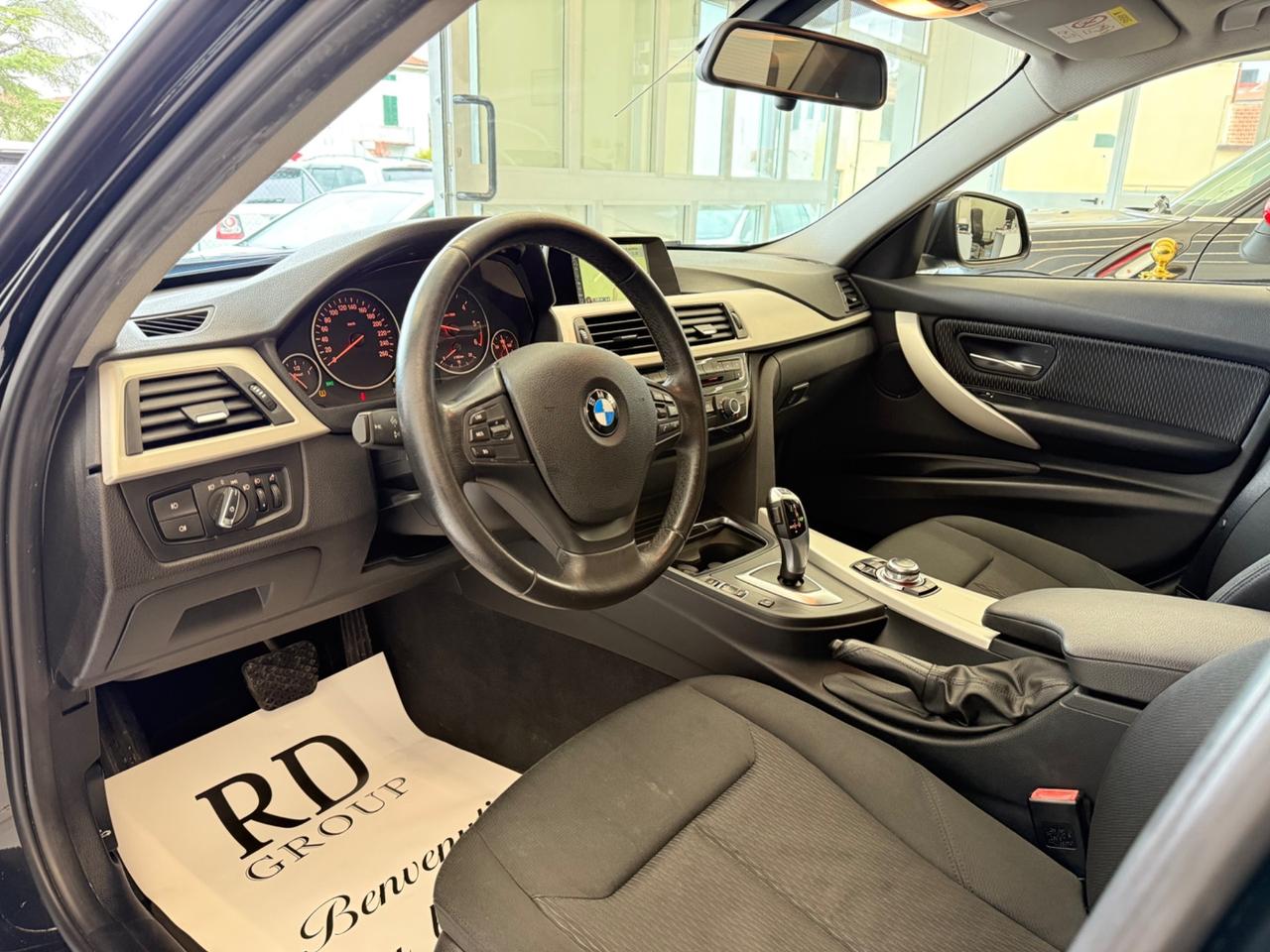 BMW 318d Business 143cv automatica