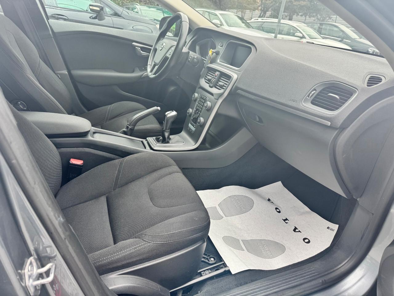 Volvo V40 Cross Country D2 Business Plus