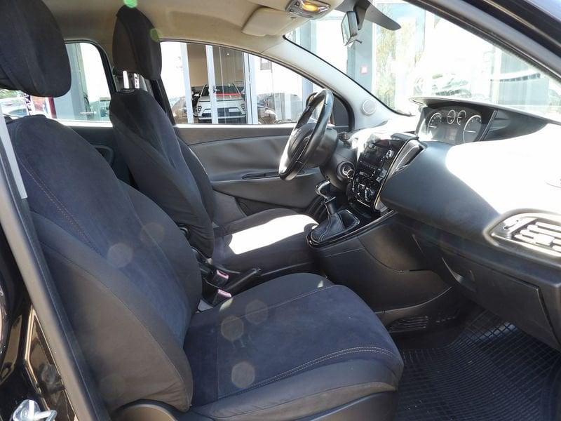 Lancia Ypsilon 1.2 69 cv Silver