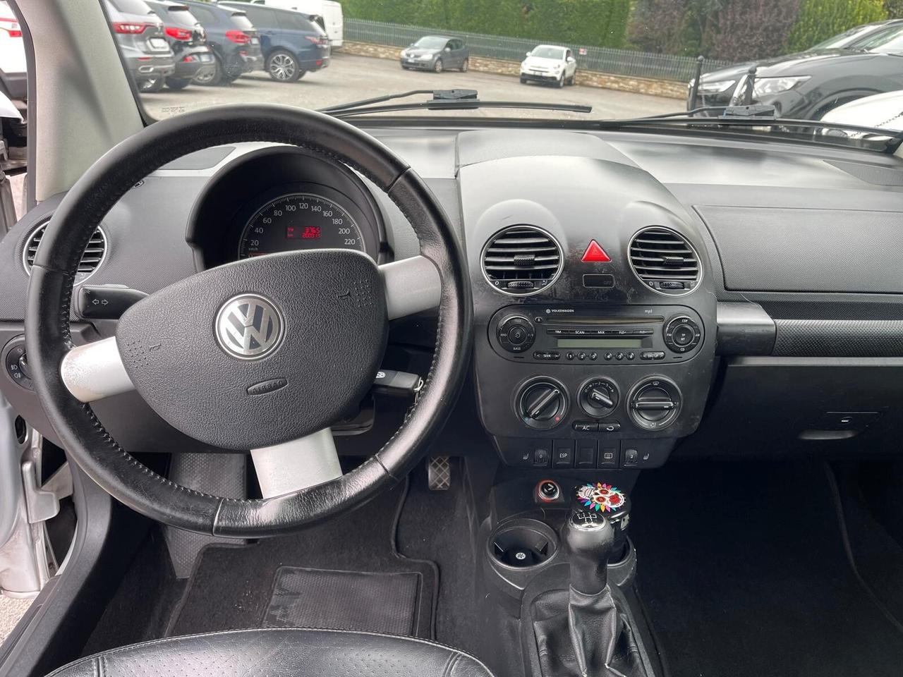 Volkswagen New Beetle 1.6 Cabrio