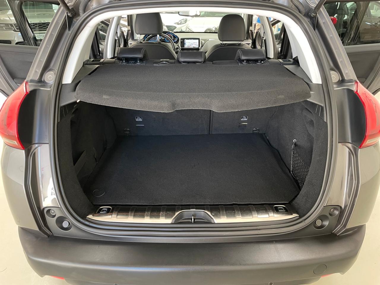 Peugeot 2008 1.5 BlueHDi 100 CV Allure