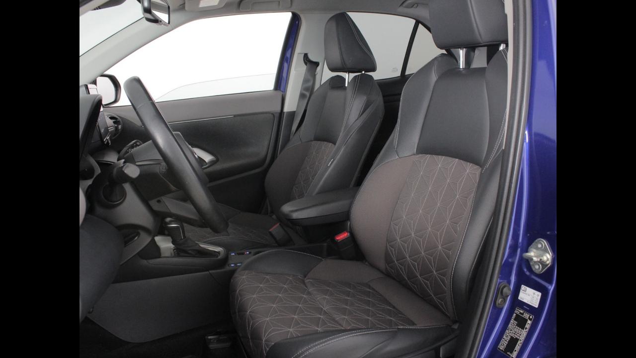 TOYOTA Yaris Cross - Yaris Cross 1.5h Lounge fwd 116cv e-cvt