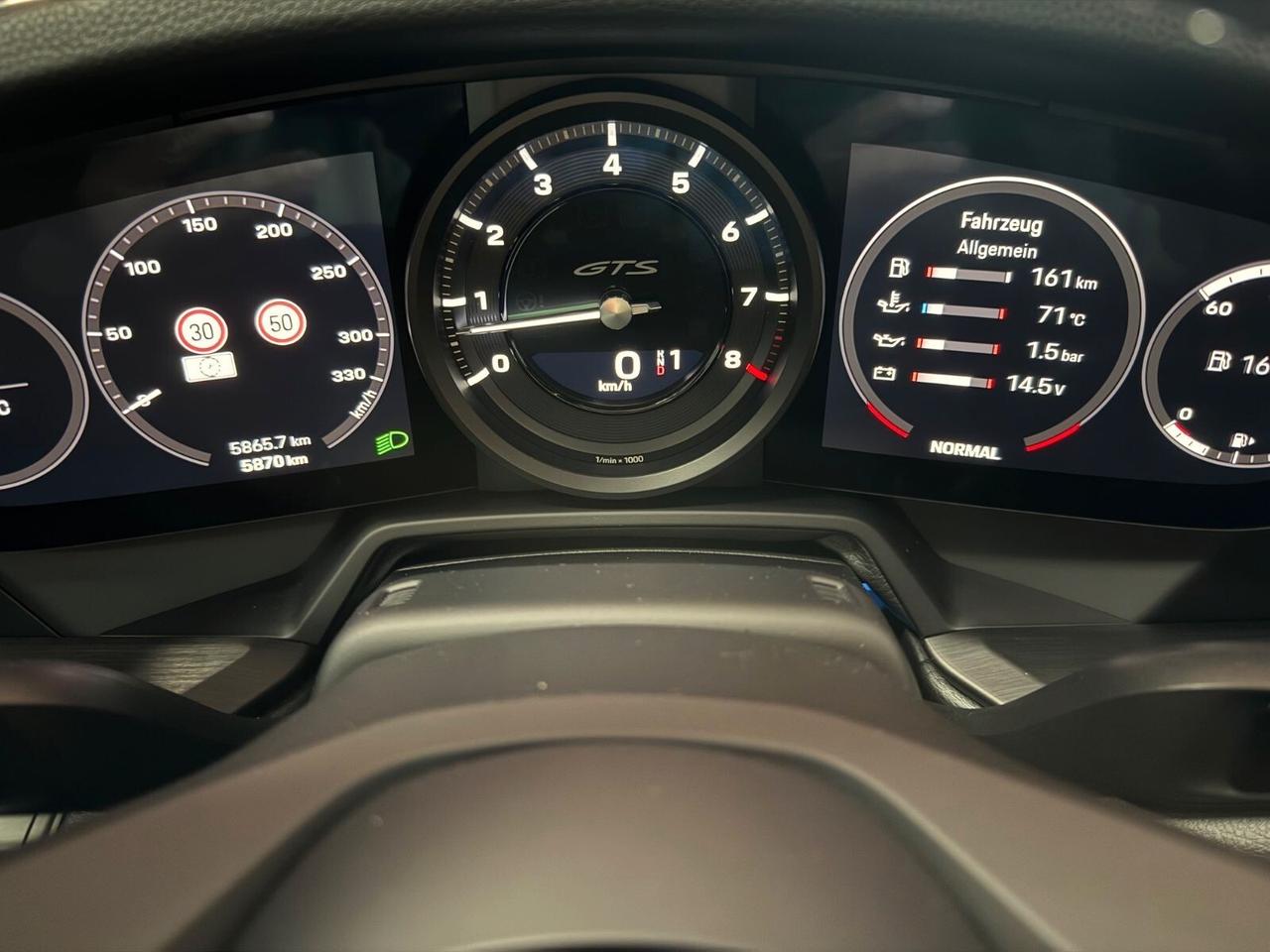 Porsche 911 Carrera 4 GTS Cabriolet