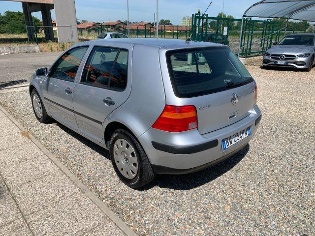 VOLKSWAGEN Golf 1.6 16V cat 5 porte Highline