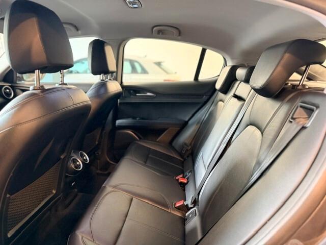 Alfa Romeo Stelvio 2.2 Turbodiesel 160 CV AT8 RWD Business