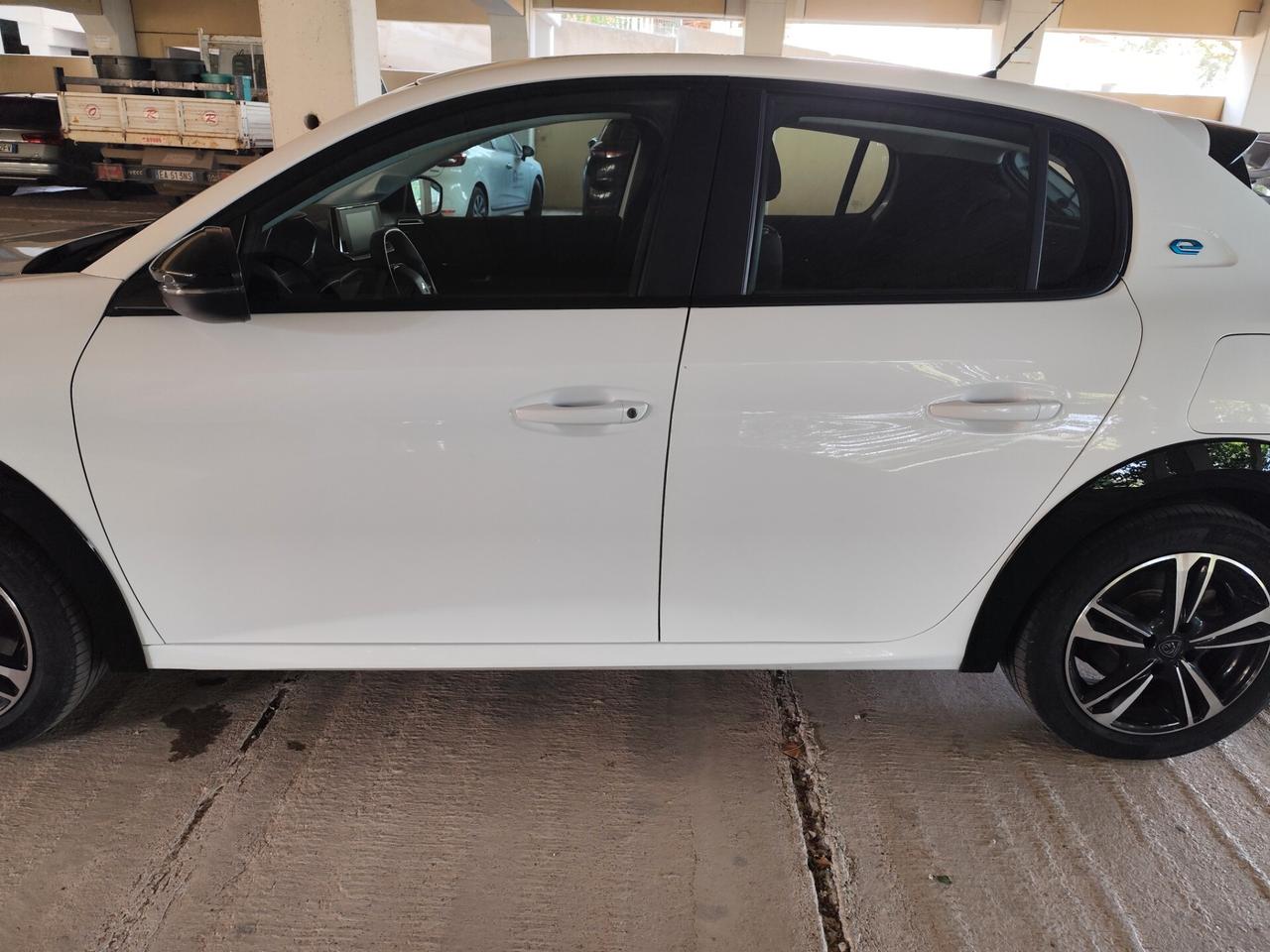 Peugeot 208 motore elettrico 156 CV 5 porte GT