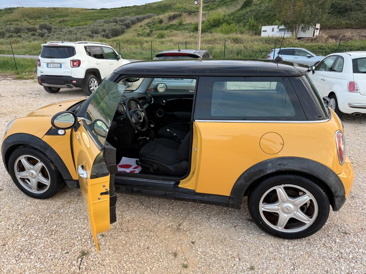 Mini 1.6 16V Cooper Diesel 2.900€