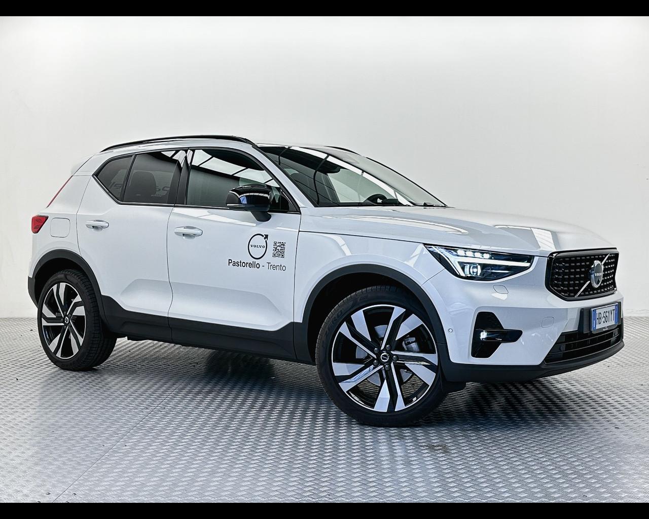VOLVO XC40 Plus Dark B4 AUT