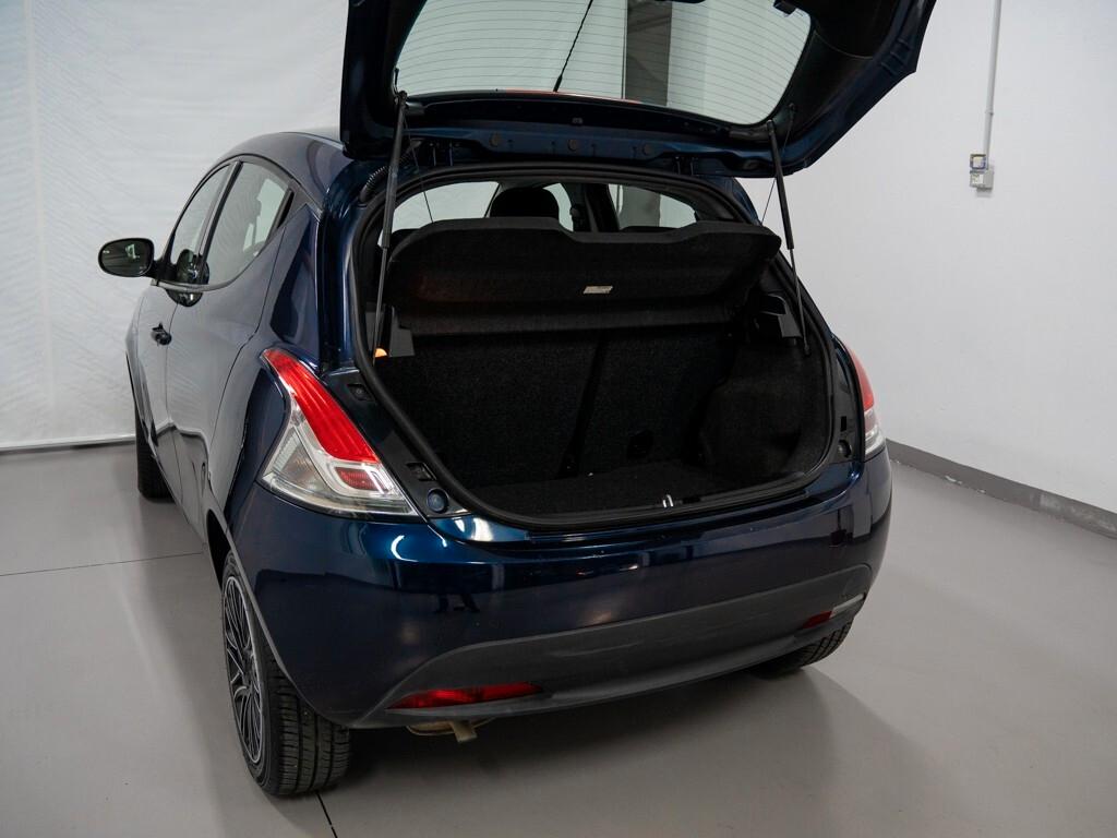 Lancia Ypsilon 1.2 69 CV GPL Ecochic Elefantino Blu 5 porte