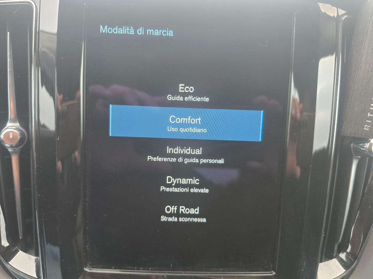 Volvo XC 60 XC60 B4 (d) AWD Geartronic Momentum