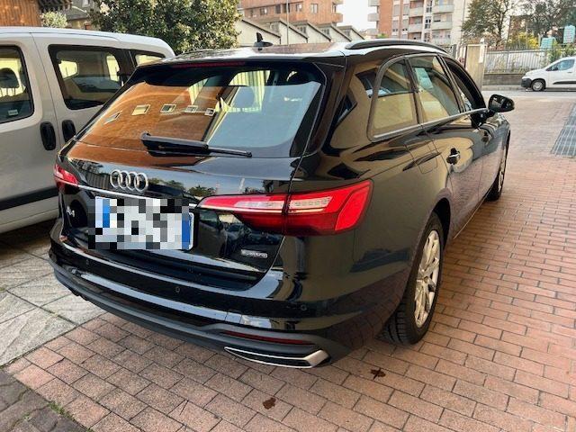 AUDI A4 Avant 40 TDI quattro S tronic Business