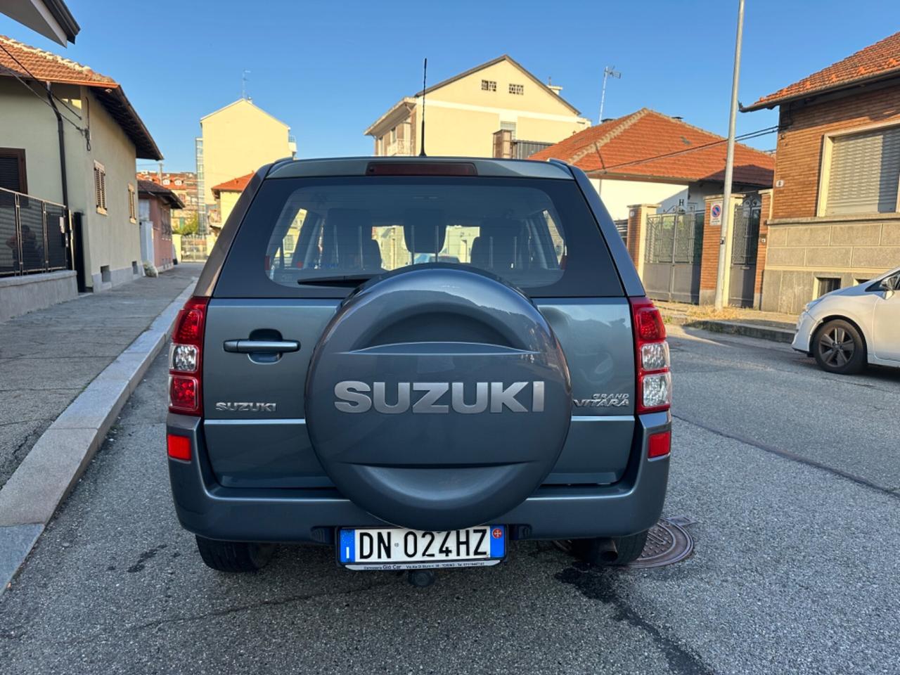 Suzuki Grand Vitara Grand Vitara 1.9td 5 porte gancio traino