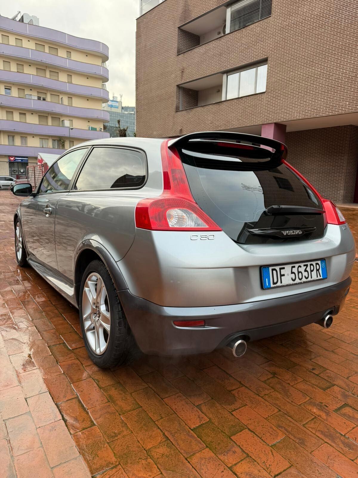 Volvo C30 2.4 D5 aut. R-DESIGN