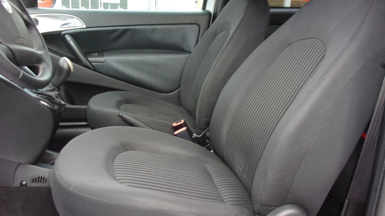 Lancia Ypsilon 1.3 MJT 90 CV Platino