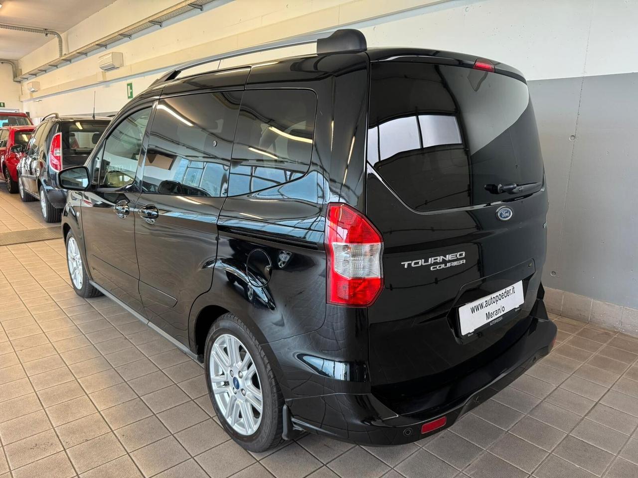 Ford Tourneo Courier 1.0 EcoBoost 100 CV Titanium