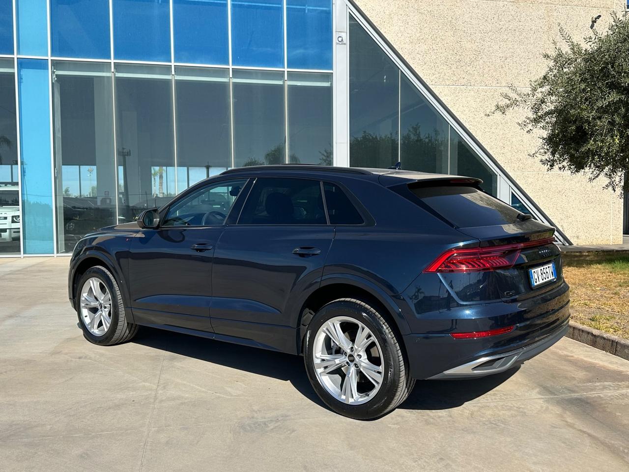 Audi Q8 45 tdi Sline possibilità noleggio no scoring