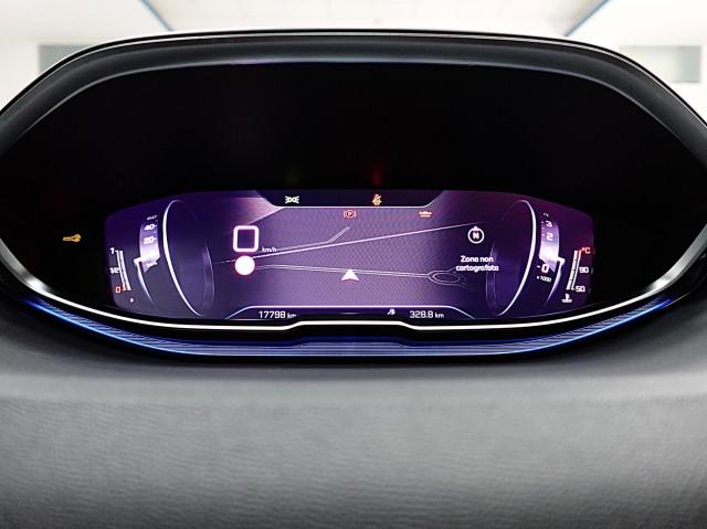 Peugeot 3008 II 1.5 BlueHDI 130 CV ALLURE