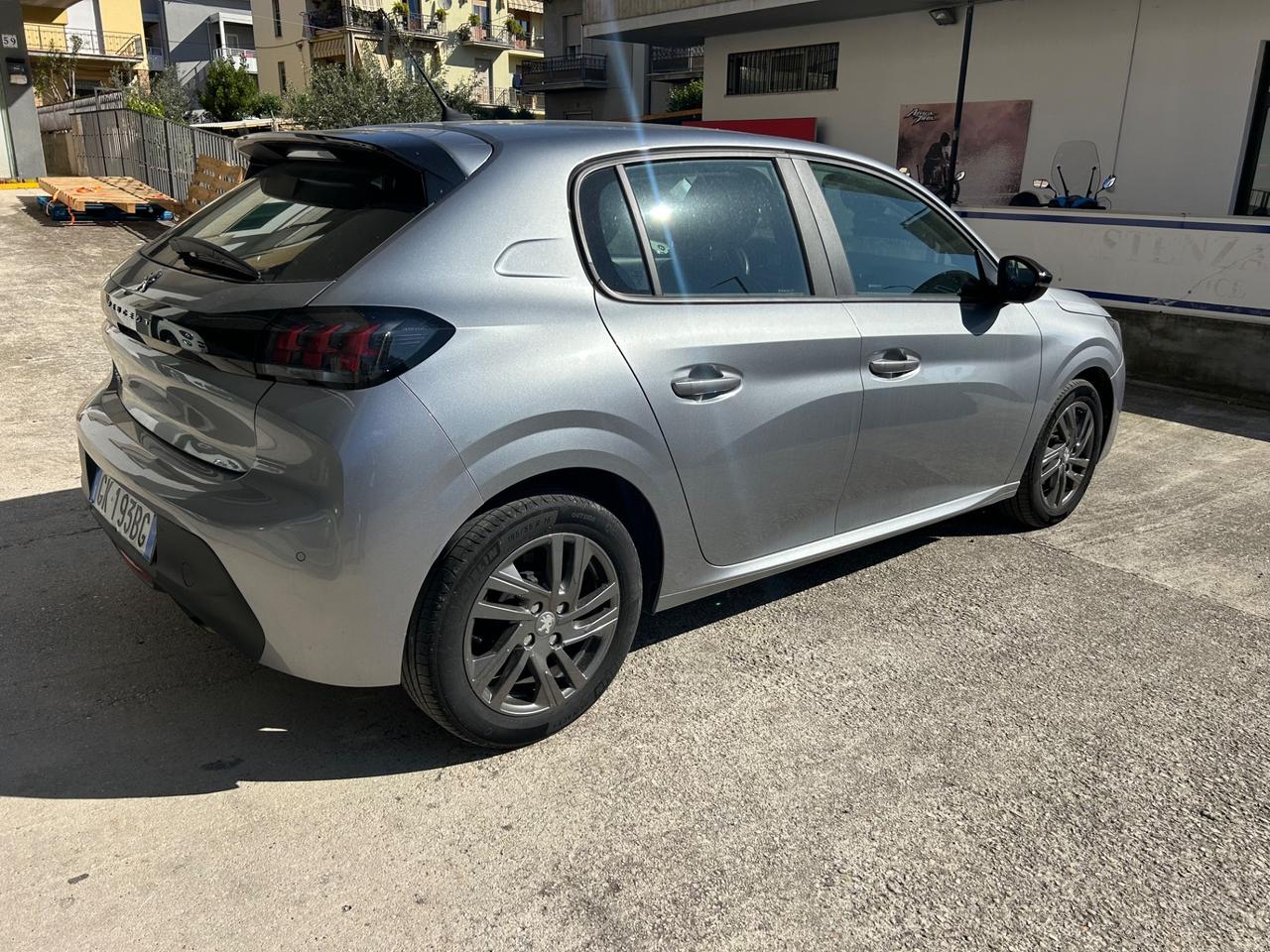 Peugeot 208 PureTech 75 “ PARI AL NUOVO 32.000 KM”