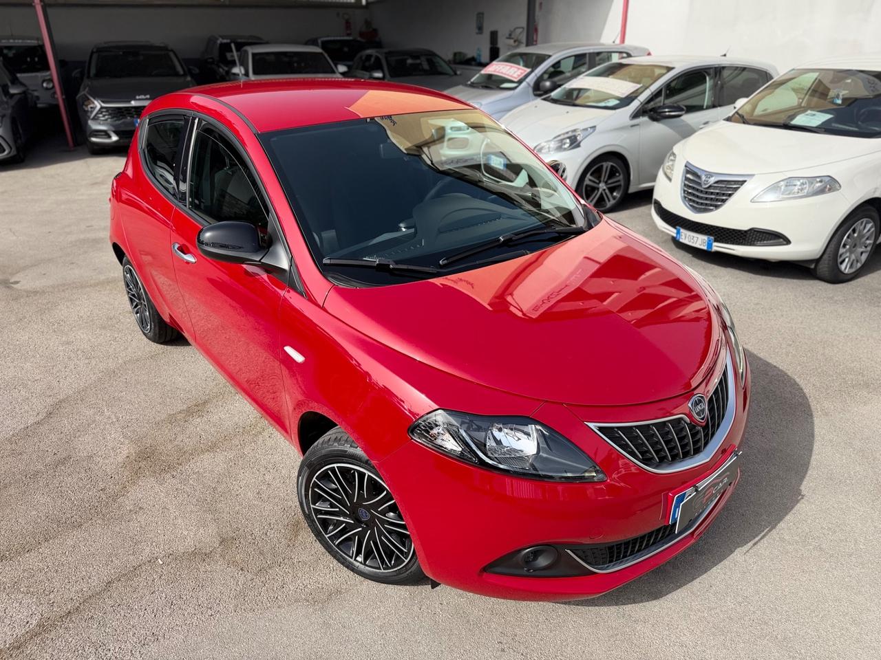 Lancia Ypsilon 1.0 FireFly 5 porte S&S Hybrid 32 MILA KM