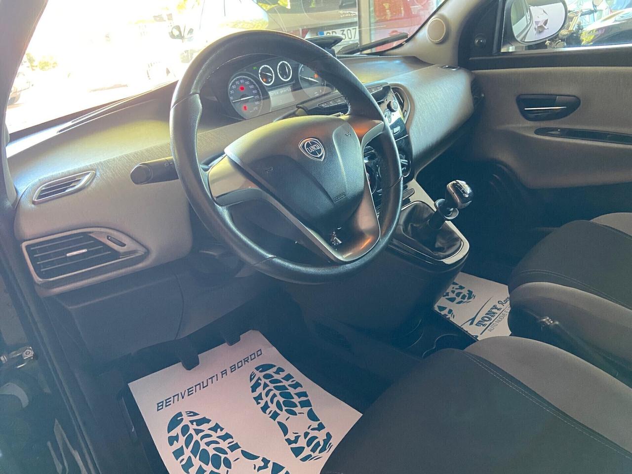 Lancia Ypsilon 1.2 69 CV 5 porte S&S Platinum