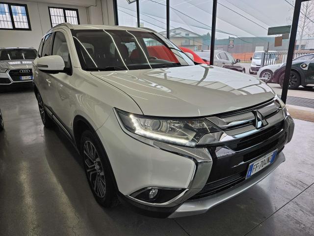 Mitsubishi Outlander Outlander III 2016 2.2 Instyle Plus Navi awd 7P