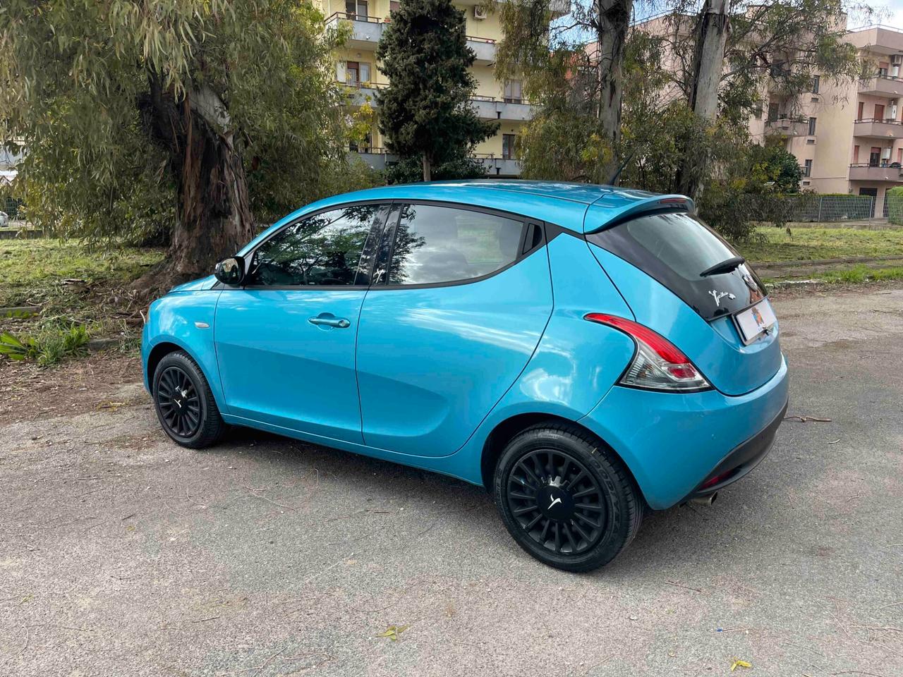 Lancia Ypsilon 1.2 69 CV 5 porte Elefantino NEOPATENTATI