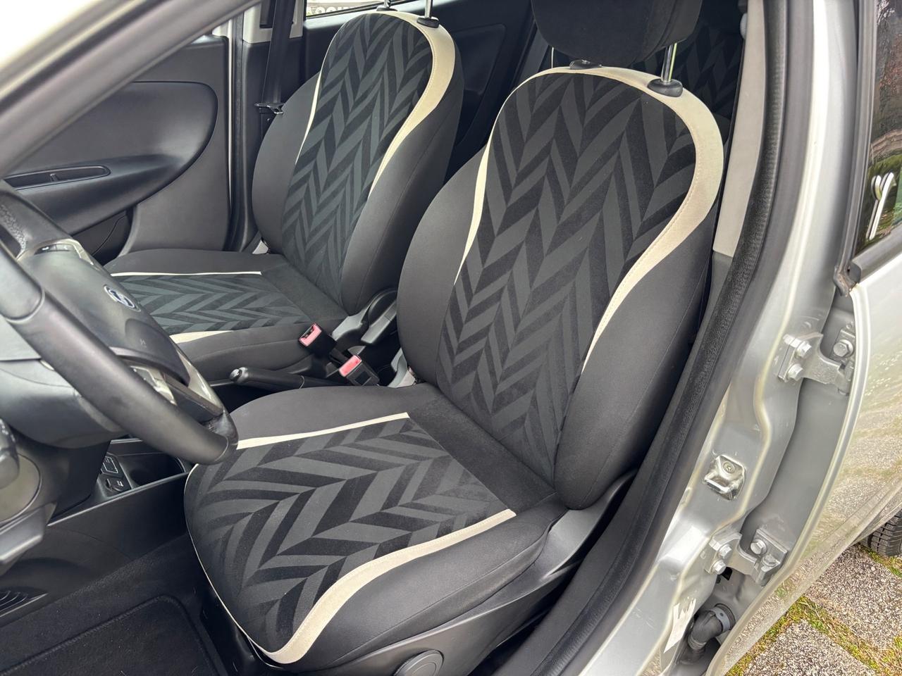 Lancia Ypsilon 1.2 69CV GPL Ecochic Gold-2017