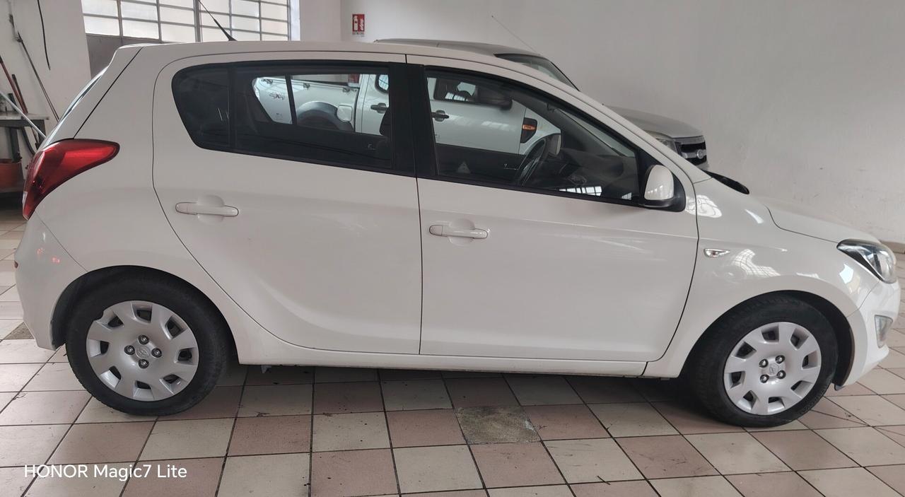 Hyundai i20 1.2 5p. BlueDrive GPL Sound Edition