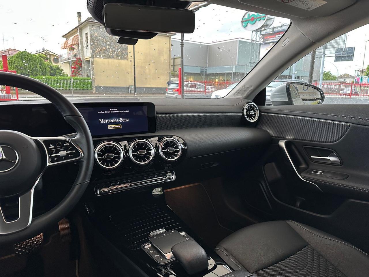 Mercedes-Benz CLA 180 Sport CLA 180 D