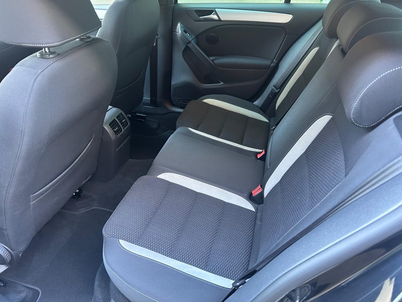 Volkswagen Golf 1.6 TDI DPF 5p. Sport Edition R LINE