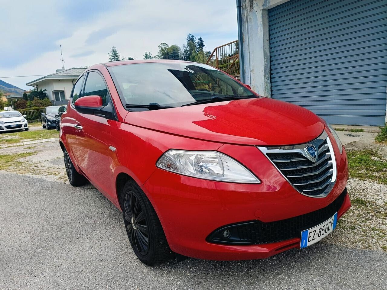 Lancia Ypsilon 1.2 69 CV 5 porte GPL Ecochic Silver