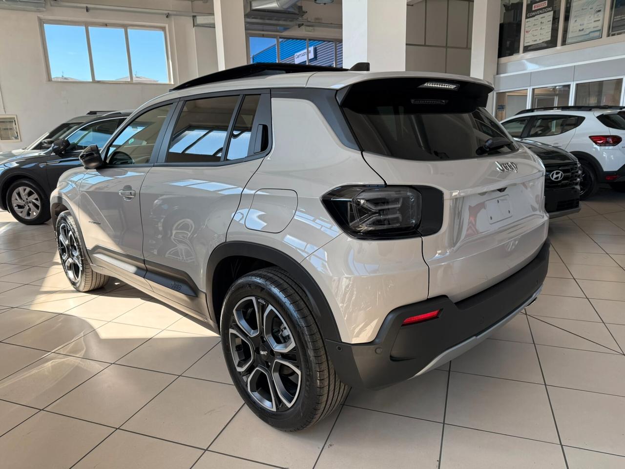 Jeep Avenger 1.2 Turbo 100 CV MHEV Summit