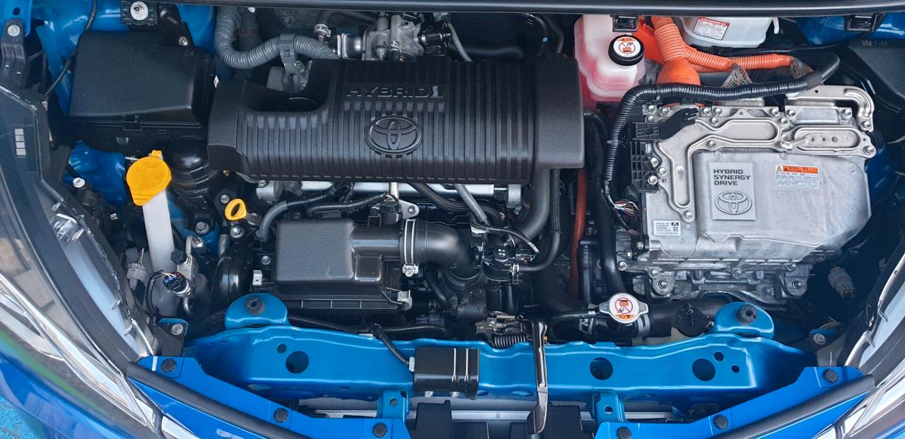 TOYOTA YARIS 1.5 BENZINA/HYBRID FULL OPTIONAL KM 62MILA