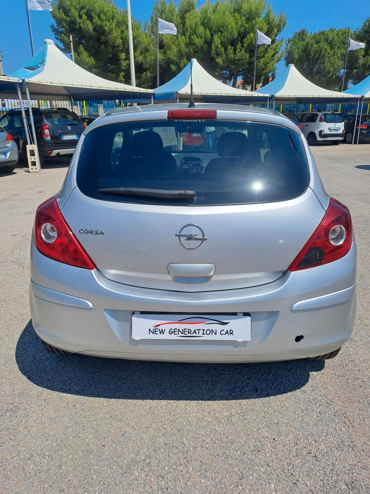 Opel Corsa 1.2 3 porte Club