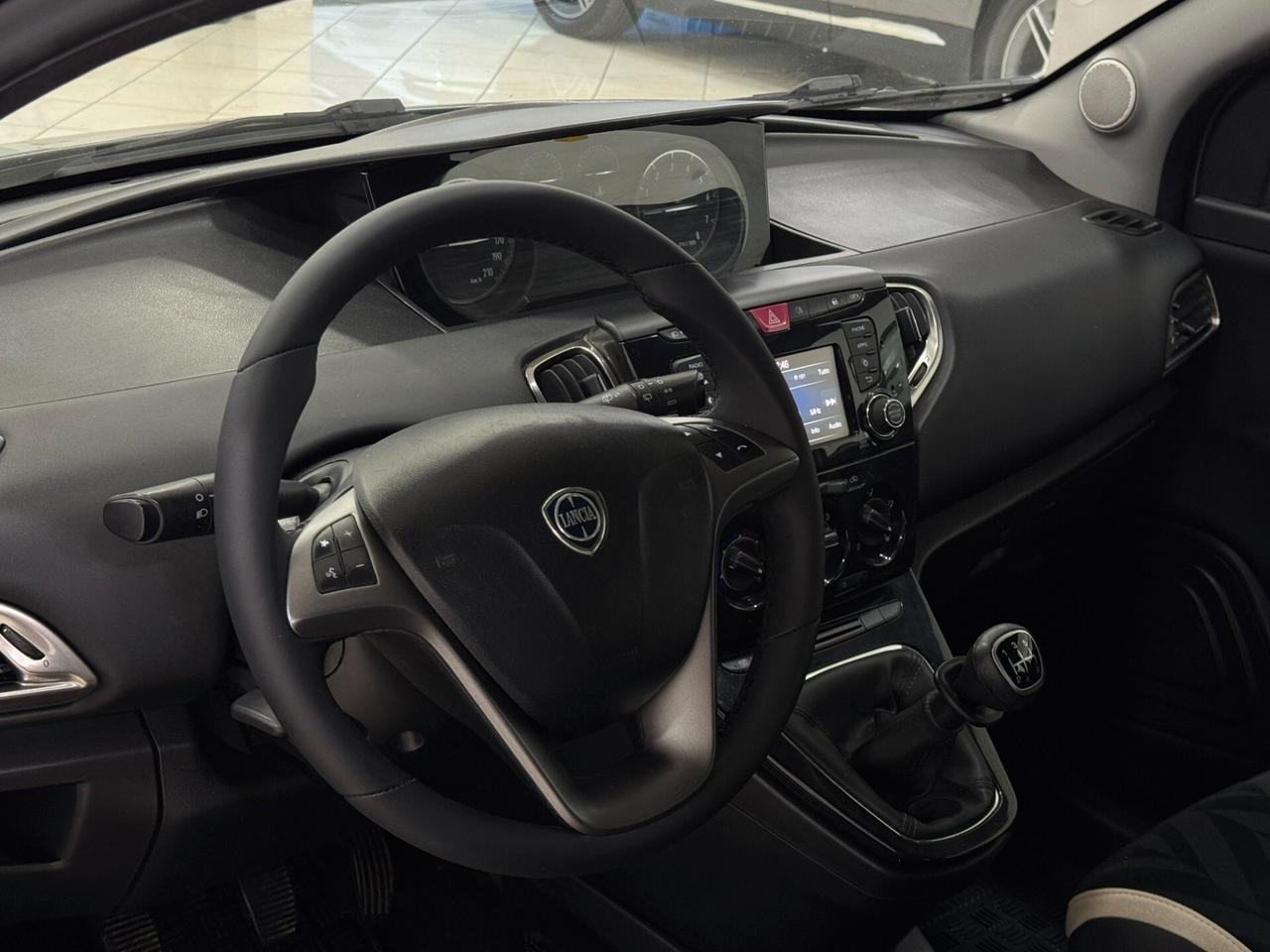 Lancia Ypsilon 1.2 69 CV 5 porte GPL Gold