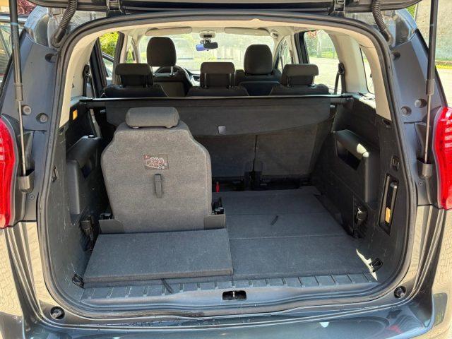 PEUGEOT 5008 1.6 HDi 112CV Business 7 POSTI OK NEOPATENTATO