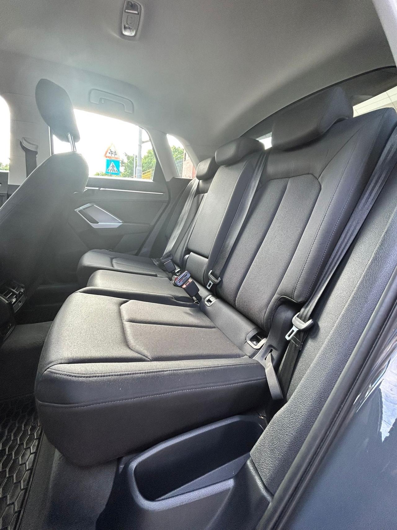 Audi Q3 35 TDI S tronic Business Advanced