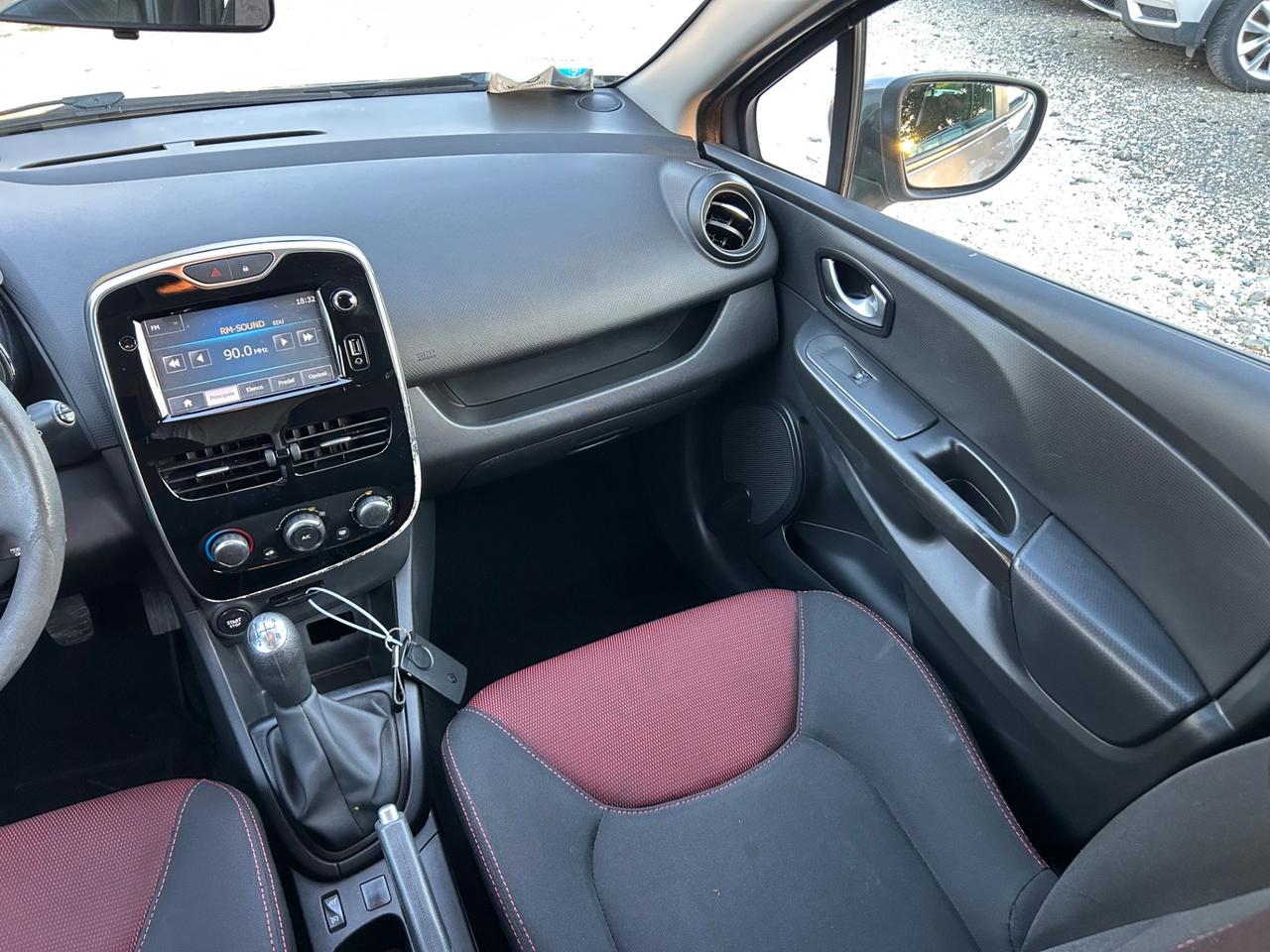 Renault Clio 1.2 75CV GPL 5 porte neopatentati permute
