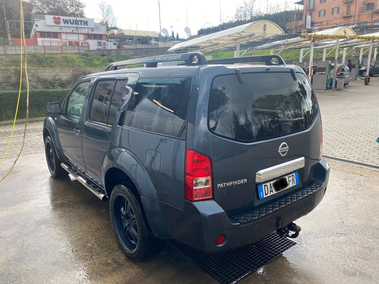 Nissan Pathfinder 2.5 diesel cambio automatico 7 posti gancio traino 3000 kg 2006
