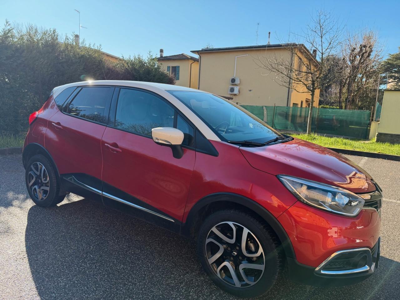 Renault Captur 1.5 dci - NEOP. - NAV. - 12 MESI DI GARANZIA -