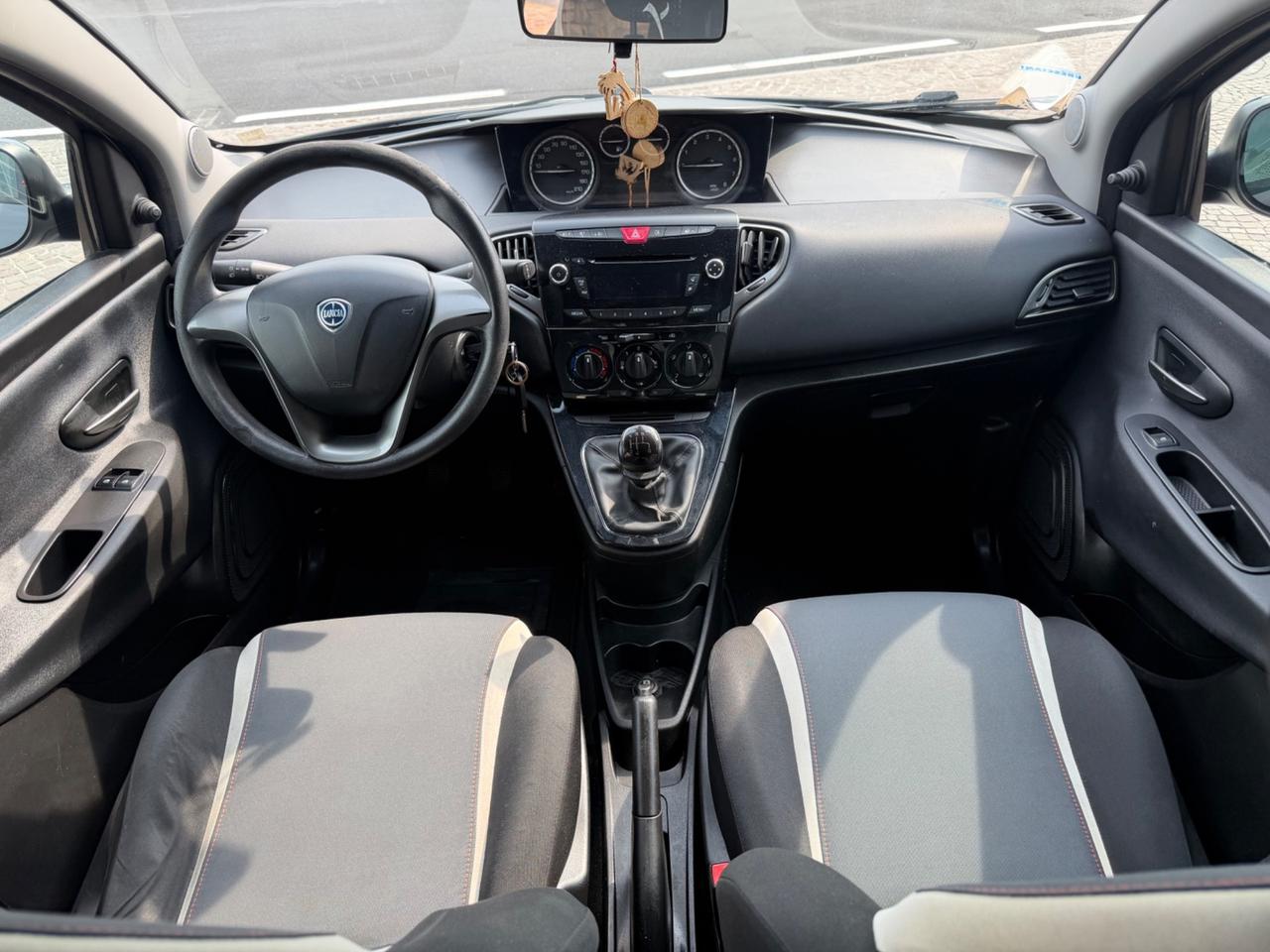 Lancia Ypsilon 1.2 69 CV 5 porte Elefantino