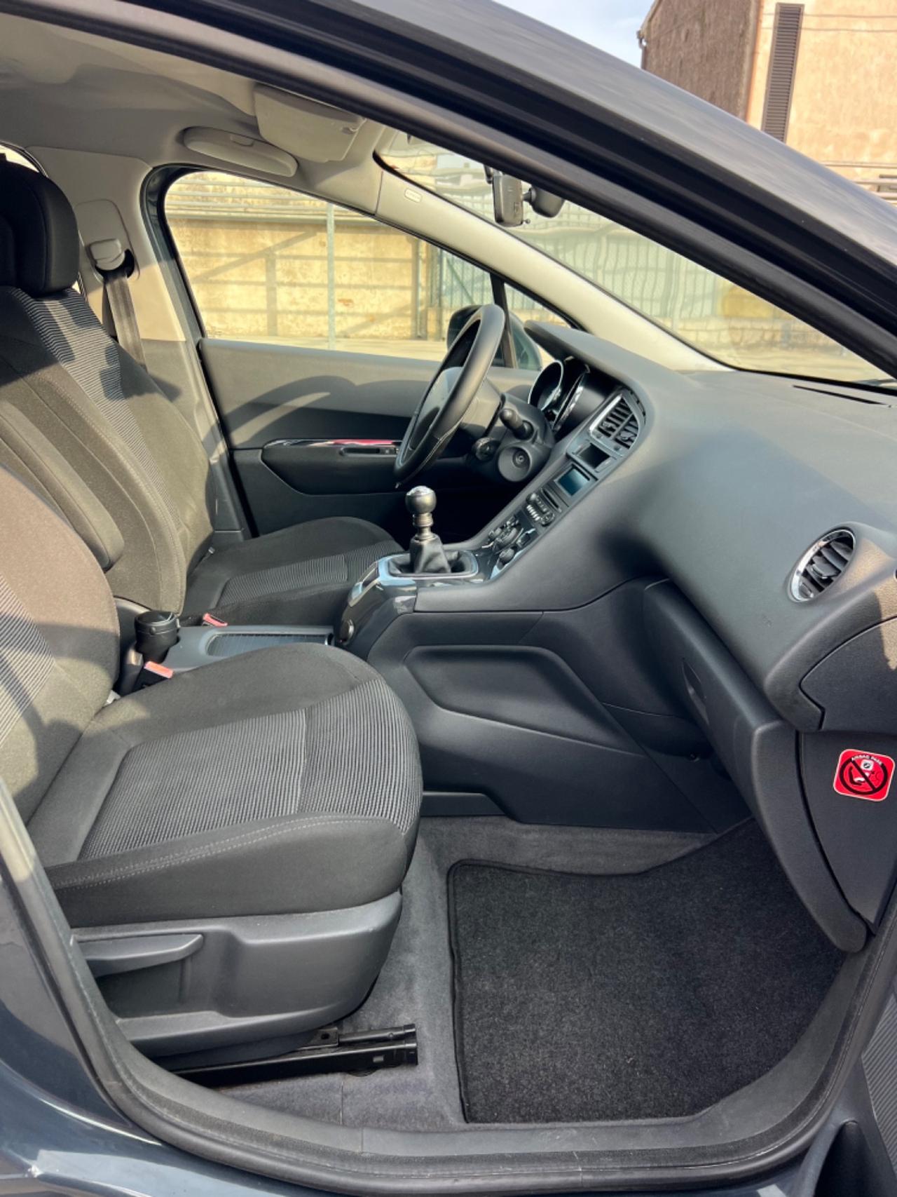 Peugeot 5008 1.6 HDi 112CV Premium