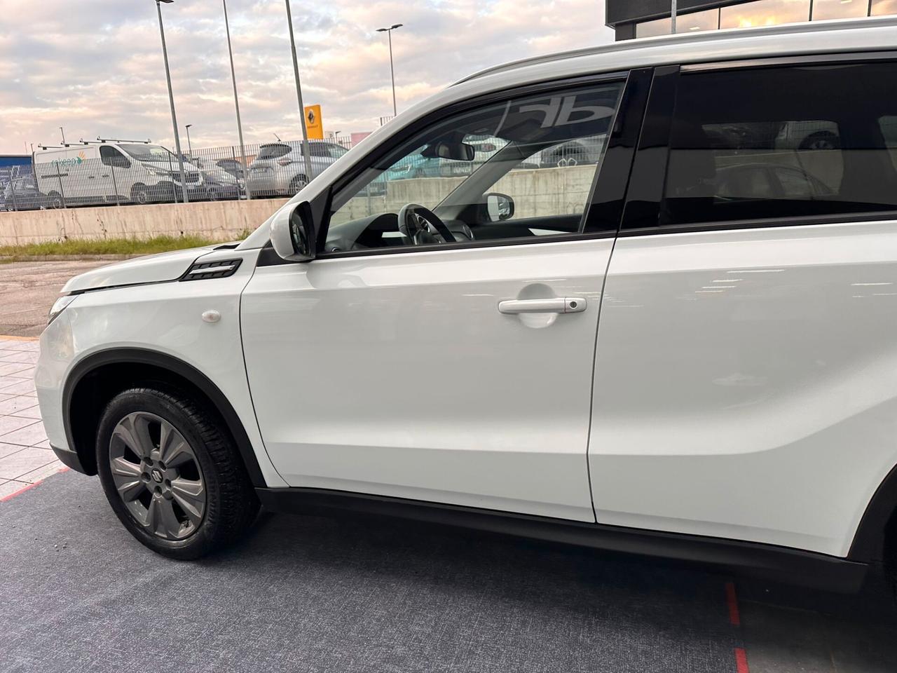 Suzuki Vitara 1.4 Hybrid Top