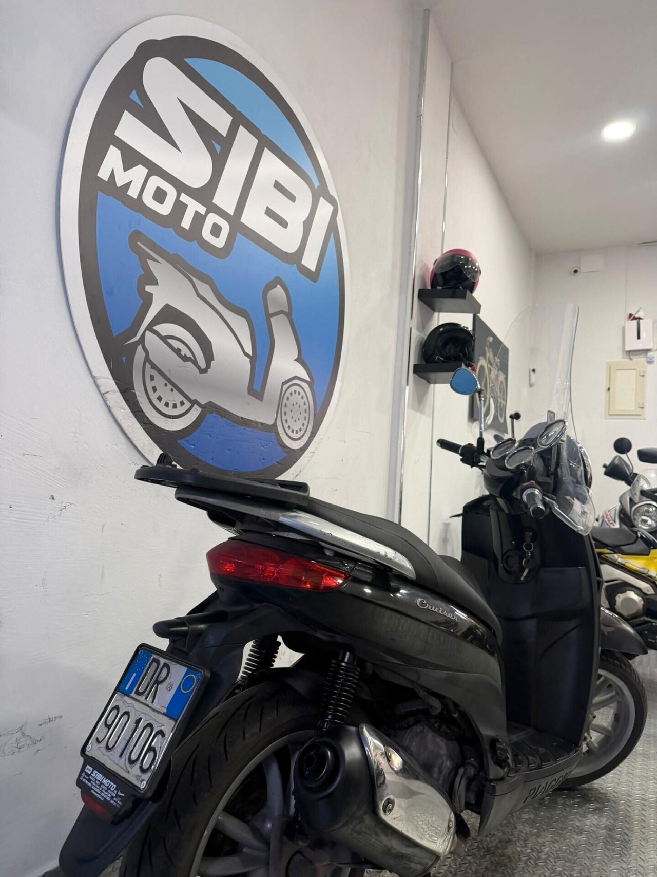 Piaggio Carnaby 300