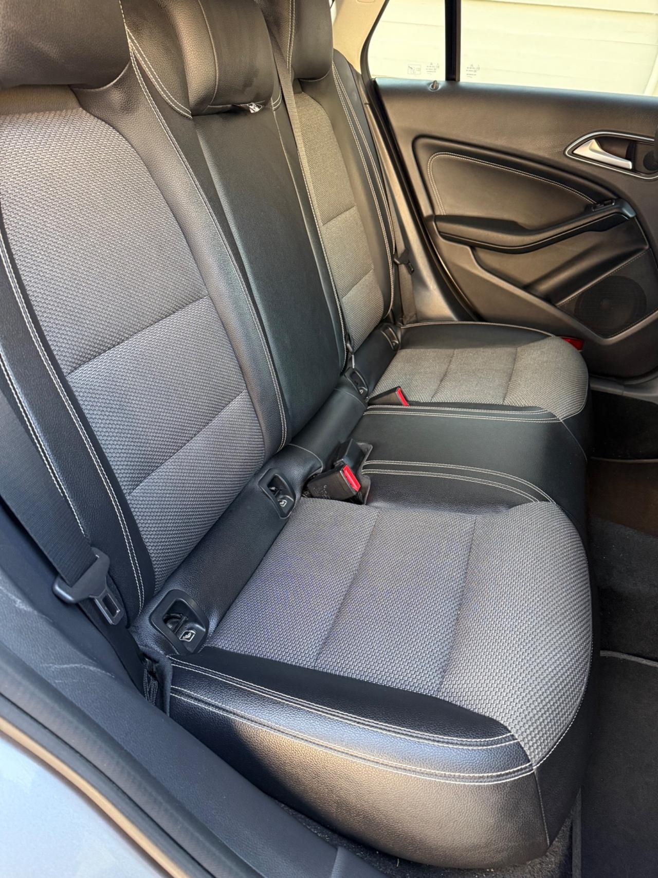 Mercedes-benz CLA 180 d Premium