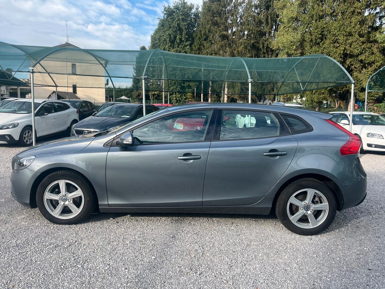 Volvo V40 D2